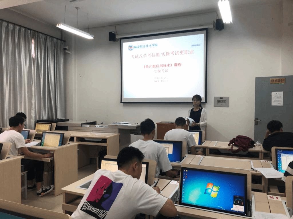 考試改革考技能 實操考試更職業——記《單片機應用技術》課程銷售思維情景實戰